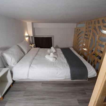 Central Suites Aegina 1 Esterno foto